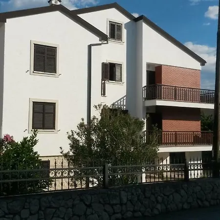 Apartman 41 *